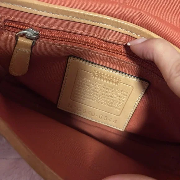 Vtg COACH Signature Buckle Shoulder Bag Canvas Leather Brown Signature Charm - Picture 8 of 8